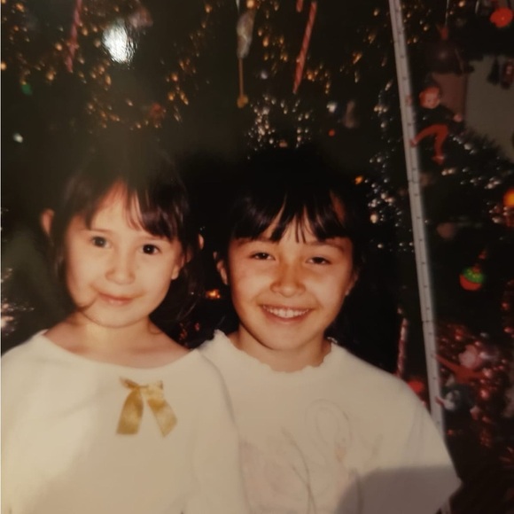 Meet your Poshers, Brie & Megan. - Picture 5 of 6